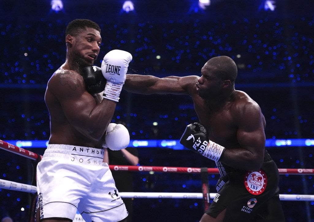 Mengerikan! Detik-Detik Daniel Dubois Tinju Anthony Joshua hingga KO