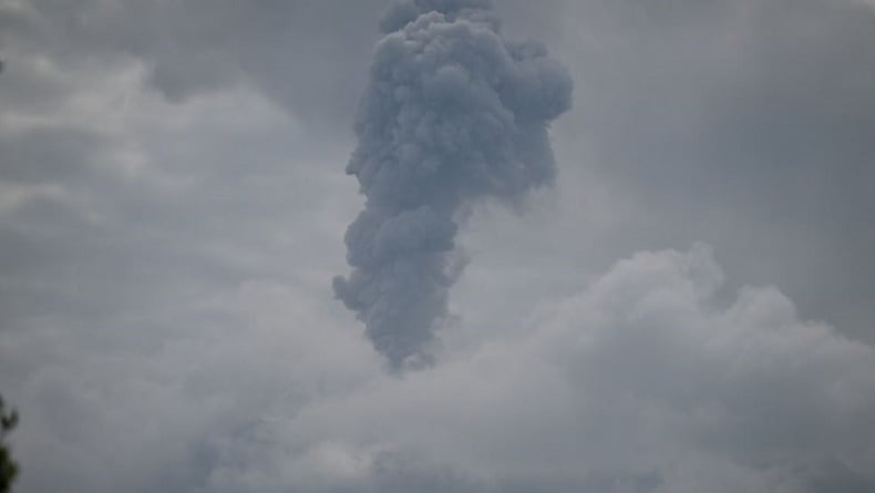 Gunung Ibu di Malut Erupsi Beruntun, Muntahkan Abu Vulkanis Setinggi 800 Meter