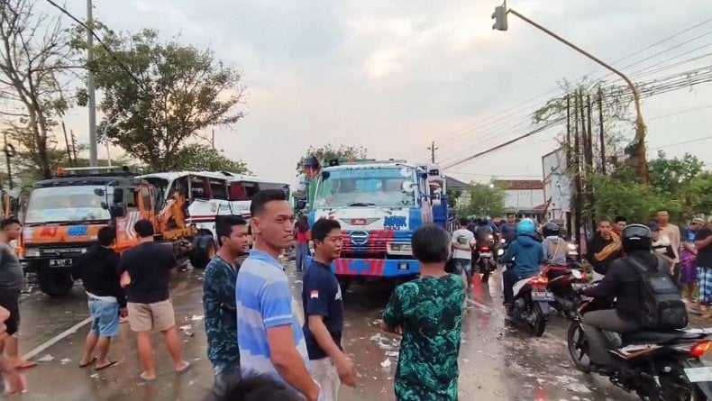 Kronologi Kecelakaan 6 Orang Tewas di Pantura Pati, Sopir Bus Ngantuk Tabrak 2 Truk Sekaligus