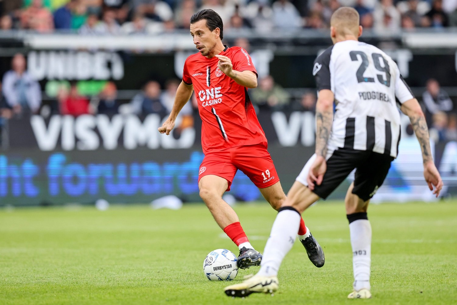 Thom Haye Murka dengan Performa Almere City, Ada Masalah Apa?