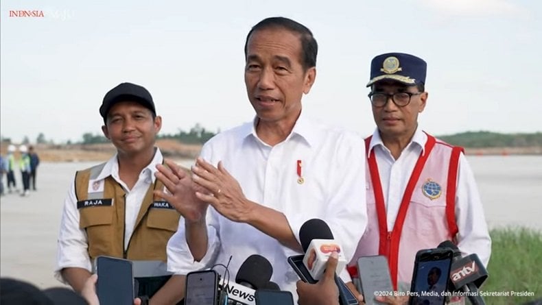 Jokowi Akhirnya Mendarat Perdana di Bandara Nusantara IKN: Mulus Banget