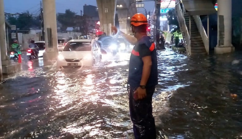 Hujan Deras, Jalan Cipulir dan Cilandak Terendam Banjir