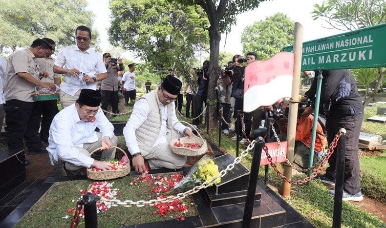 RK-Suswono Ziarah ke 5 Makam Tokoh sebelum Kampanye, Fatmawati hingga Haji Lulung