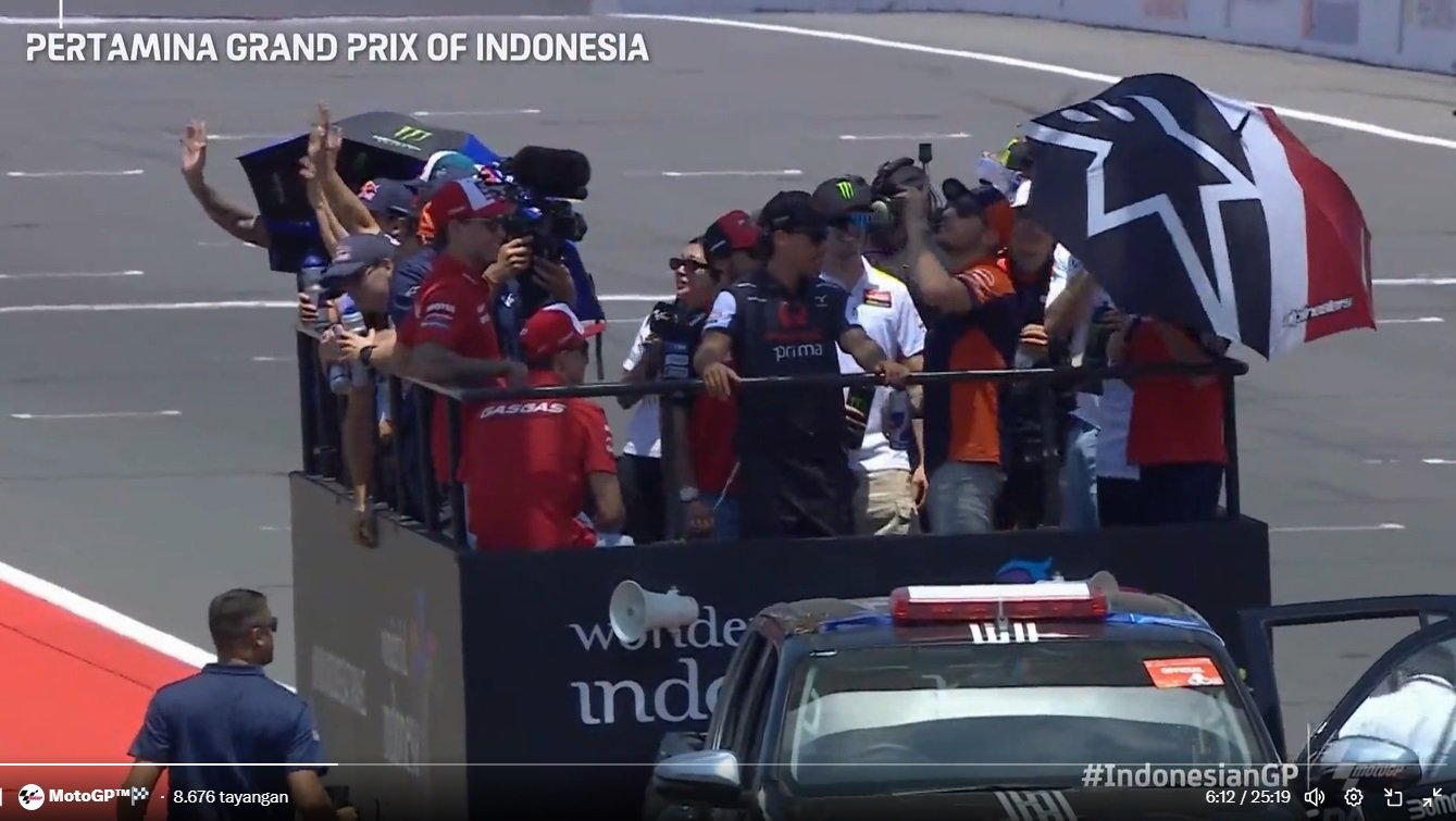 Meriah! Begini Keseruan Parade Pembalap MotoGP di Sirkuit Mandalika