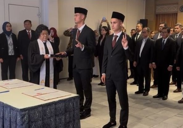 Mees Hilgers dan Eliano Reijnders Resmi Pindah Federasi, Dipastikan Bisa Debut Kontra Bahrain