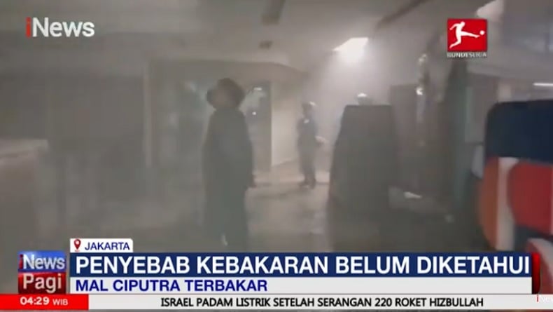 Geger! Kebakaran di Mal Ciputra Jakbar, Penghuni Hotel Dievakuasi ke Luar Gedung