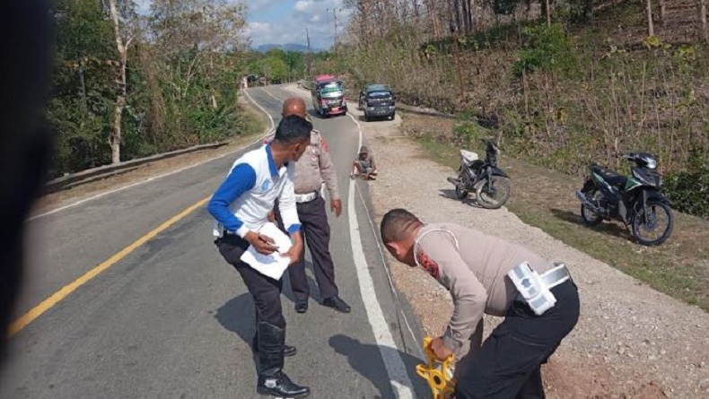 Kecelakaan di Jalan Trans Timor, Mahasiswi Pengendara Motor Tewas Ditabrak Pikap