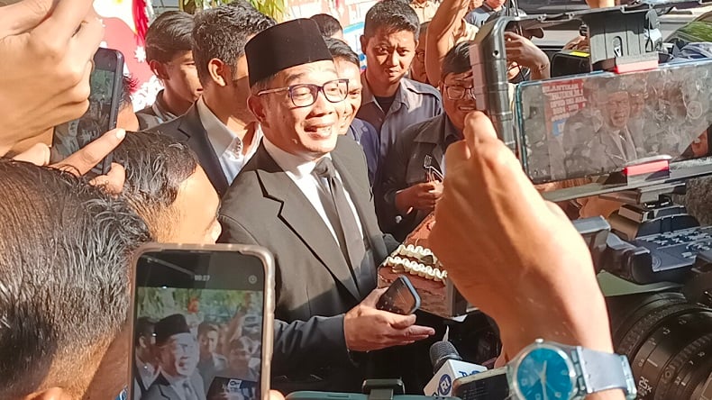 RK Sempat Ngobrol dengan Ahok di Pelantikan Pimpinan DPRD DKI, Bahas Apa?