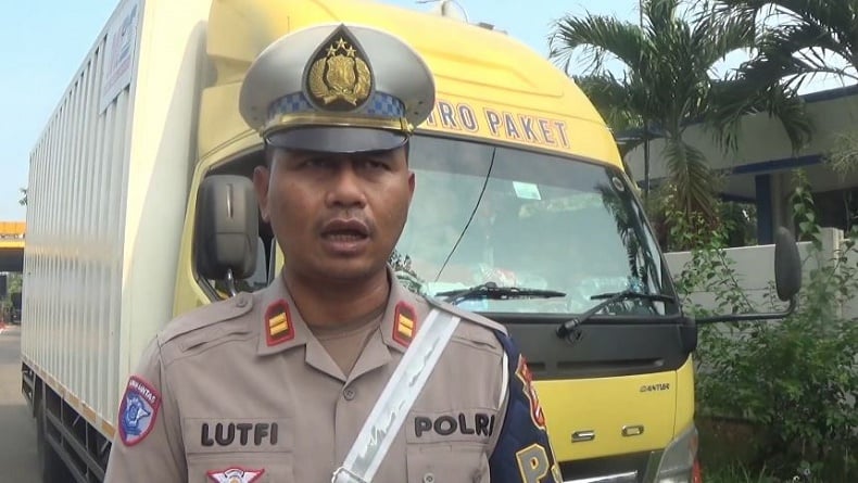 Kronologi Kecelakaan di Tol Cipularang, Truk Tabrak Minibus Travel Lagi Berhenti Ganti Ban