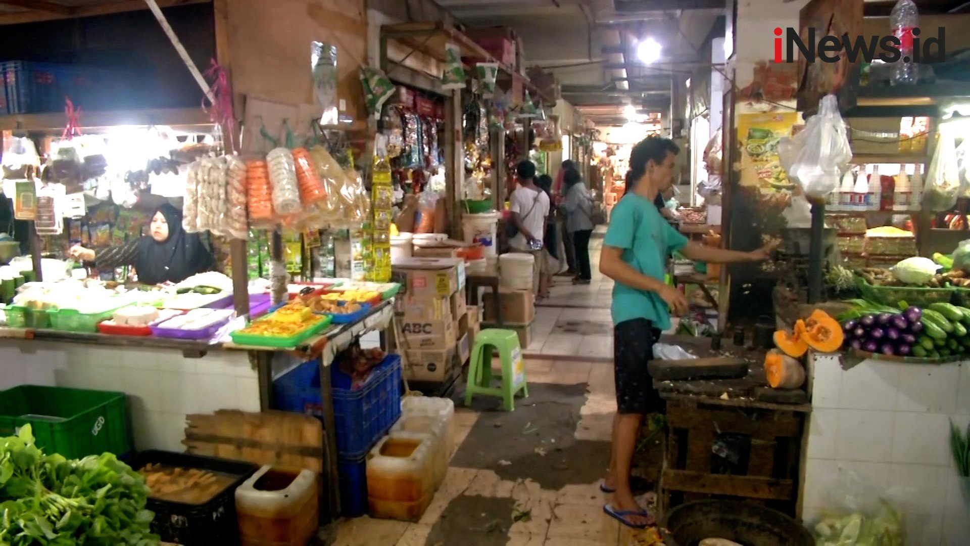 Curhat Pedagang Pasar Johar Baru Alami Penurunan Omzet Penjualan Imbas E-Commerce