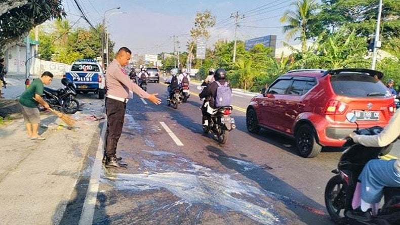 Viral Tabrakan Motor di Kulonprogo Terekam CCTV, 2 Pengendara Sama-Sama Terluka