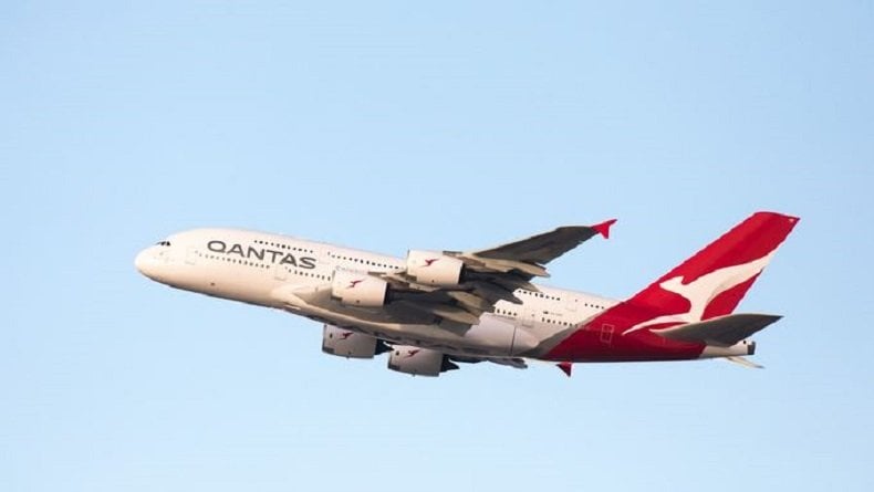 Qantas Minta Maaf usai Putar Film Rating R di Setiap Layar Kursi Penumpang 