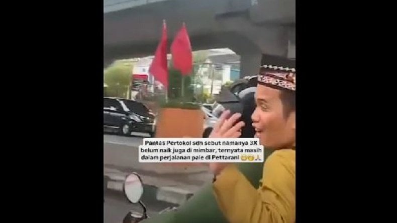 Viral Ustaz Maulana Dibonceng Motor Tak Pakai Helm di Makassar, Pengendara Ditilang Polisi