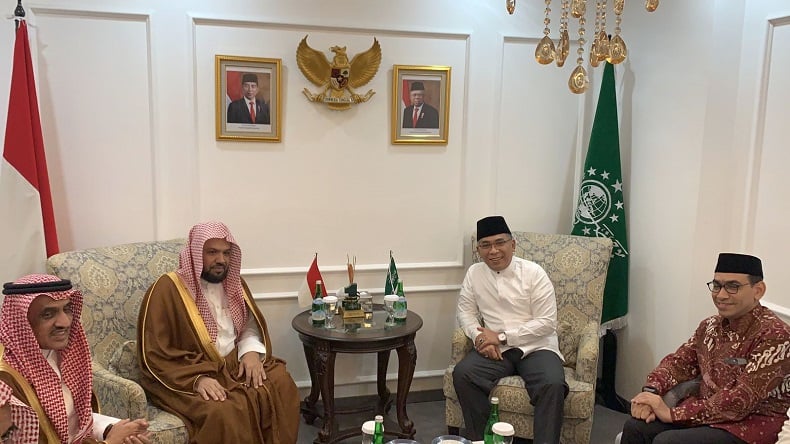 Imam Besar Masjid Nabawi Kunjungi Kantor PBNU, Disambut Gus Yahya