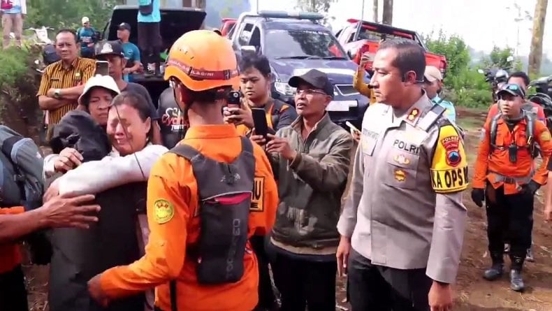 Selamat Setelah Bertahan 2 Hari di Hutan Gunung Slamet, Naomi Daviola Kembali ke Pelukan Keluarga