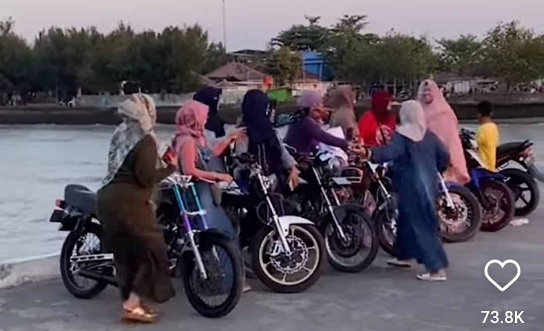 Viral Emak-Emak Geng Motor Kumpul Naik RK-King, Netizen: Penguasa Jalanan