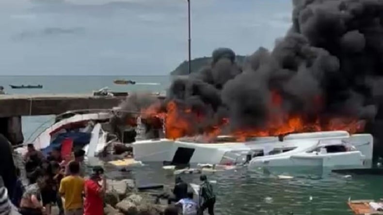 Speedboat Rombongan Kampanye Cagub Malut Benny Laos Terbakar di Pulau Taliabu