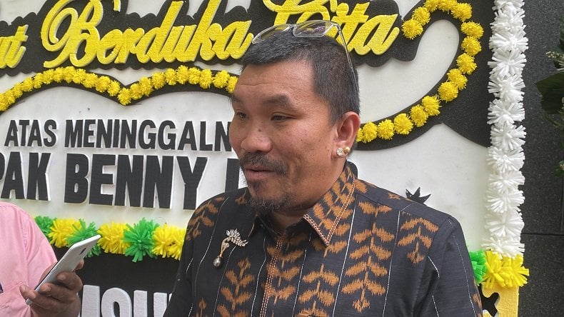 Komika Mongol Desak Polisi Usut Kematian Cagub Malut Benny Laos: Sabotase atau Kecelakaan?