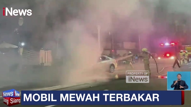 Mobil Mewah Terbakar di Senopati Jaksel, Diduga akibat Korsleting