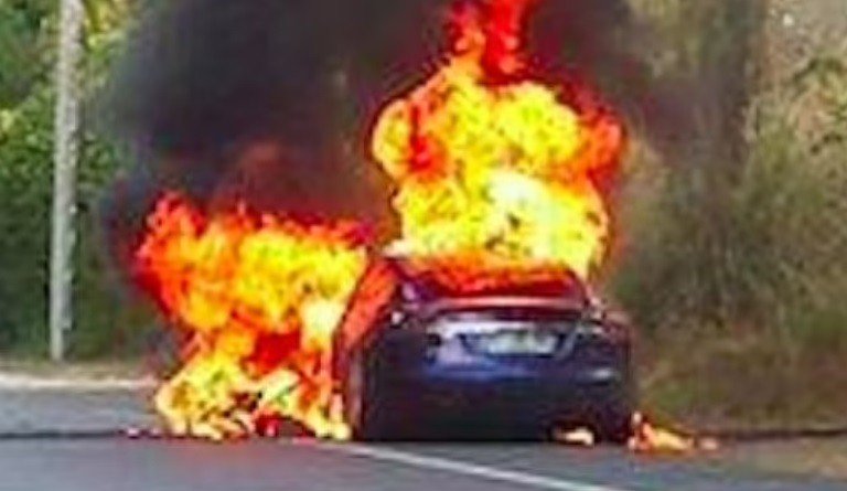 Mengerikan, 4 Penumpang Mobil Listrik Tesla Tewas Terbakar