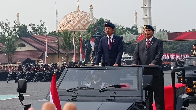 Jokowi dan Prabowo Hadiri Apel Kesiapan Pengamanan Pelantikan Presiden Naik Mobil Maung