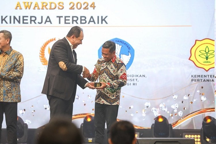 Kementan Raih Penghargaan Kinerja Terbaik di Kementerian dan Lembaga Awards 2024