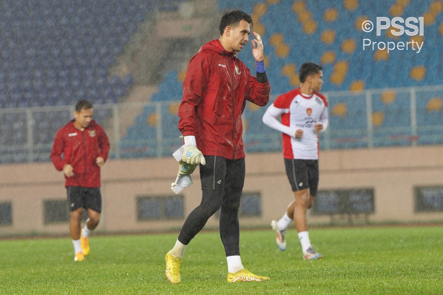 Salut! Begini Perjuangan Timnas Indonesia jelang Lawan China, Diterpa Suhu Dingin dan Diguyur Hujan