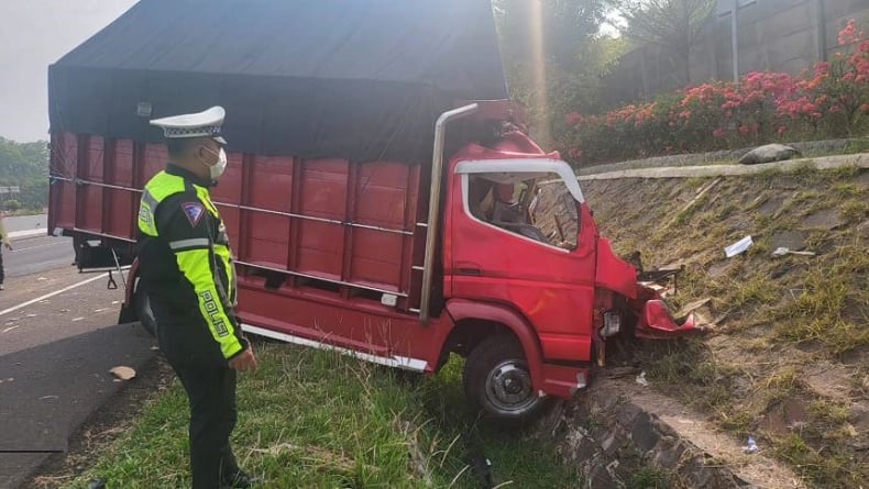 Kesaksian Sopir Kecelakaan Maut di Tol Cipali Tewaskan 1 Orang, Lihat 2 Gadis di Jalan