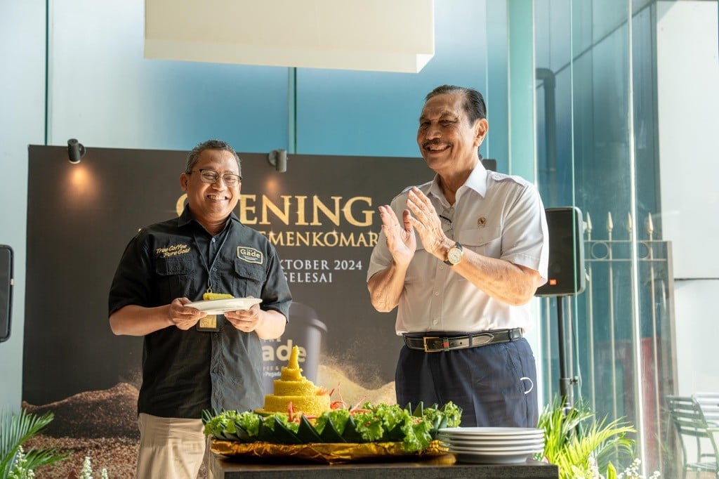 Dihadiri Luhut, Pegadaian Buka Gerai The Gade Coffe and Gold di Kemenkomarves 