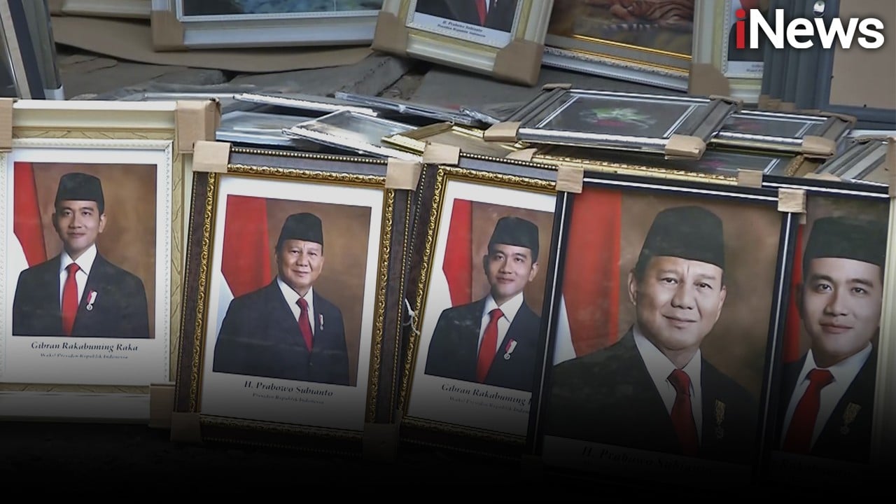 Jelang Pelantikan Presiden Terpilih, Bingkai Foto Prabowo-Gibran Laris Terjual