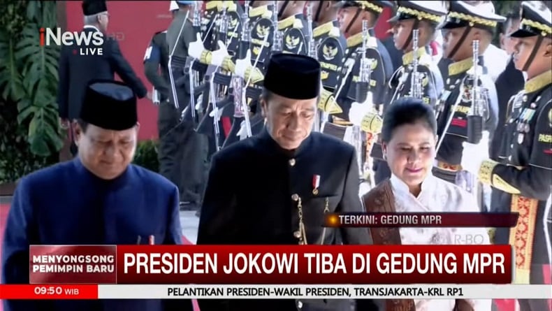 Jokowi Tiba di Gedung Nusantara, Disambut Langsung Prabowo