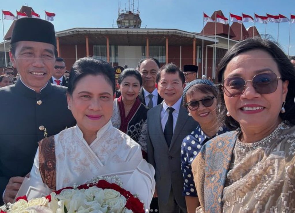 Momen Sri Mulyani Antar Jokowi Pulang ke Solo di Bandara Halim