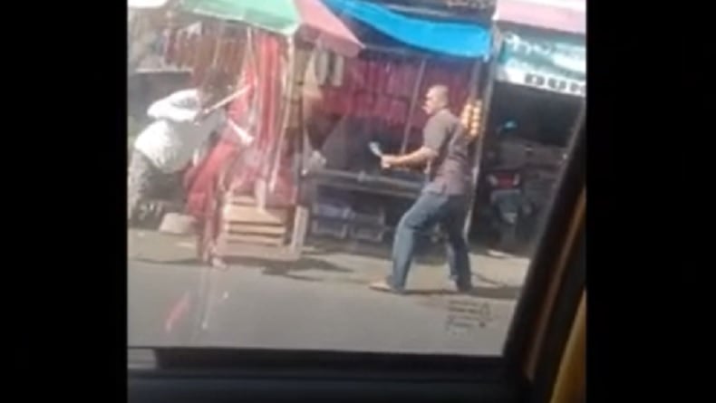 Viral Duel Berdarah Pria di Wajo di Pinggir Jalan, Saling Sabet Gunakan Parang