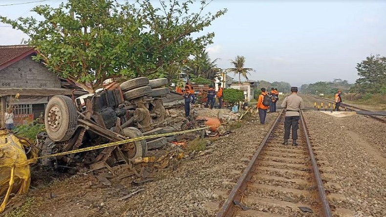 Sopir Truk Terobos Pelintasan Kereta Api Picu Kecelakaan di Sedayu Bantul Jadi Tersangka