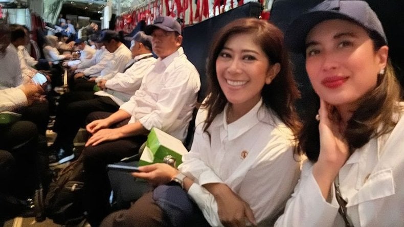 Momen Menteri Prabowo Naik Pesawat Hercules ke Magelang, Banyak yang Berdoa Kencang