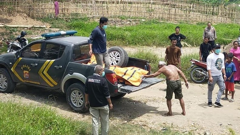 Geger! Mayat Pria Baju Kotak-Kotak Ditemukan Mengambang di Sungai Ciujung Lebak