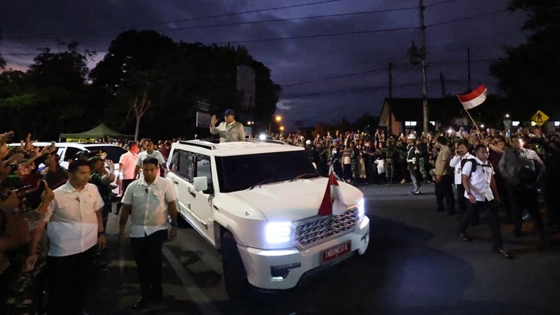 Warga Antusias Sambut Prabowo di Akmil Magelang: Selamat Bekerja dengan Ikhlas Pak!