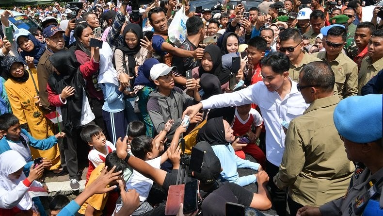 Wapres Gibran kembali Blusukan, Datangi Pasar Gotong Royong Magelang