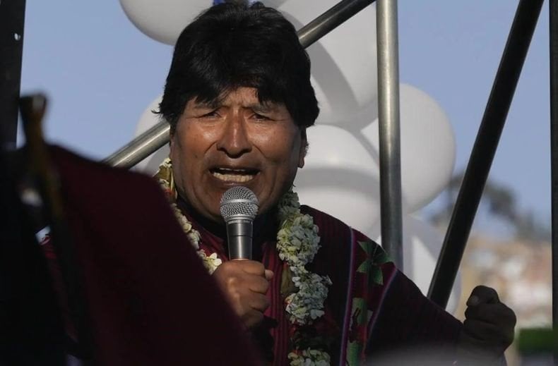 Ngeri! Mobil Dinaiki Mantan Presiden Bolivia Evo Morales Diberondong Tembakan