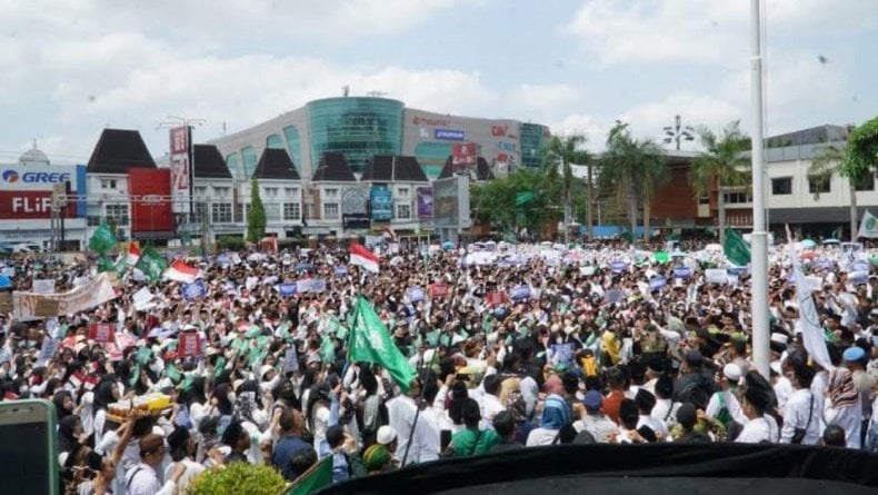 Ribuan Santri Kepung Polda DIY, Tuntut Tangkap Pelaku Pengeroyokan dan Penusukan