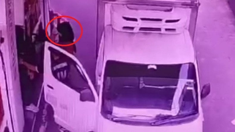 Viral Video Pengendara Motor Tampar Perempuan Karyawan SPBU di Bandung