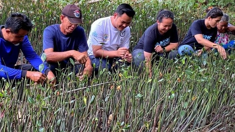 MNC Peduli-Hotel Golden Tulip Springhill Lampung Bantu Berdayakan Petani Mangrove