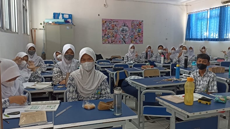 Pembelajaran di SMPN 8 Tangsel Kembali Normal usai Lockdown, Murid Wajib Pakai Masker