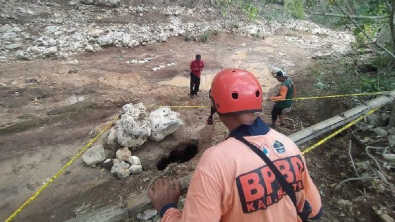 Warga Blitar Dihebohkan Temuan Lubang Misterius, BPBD Langsung Surati PVMBG