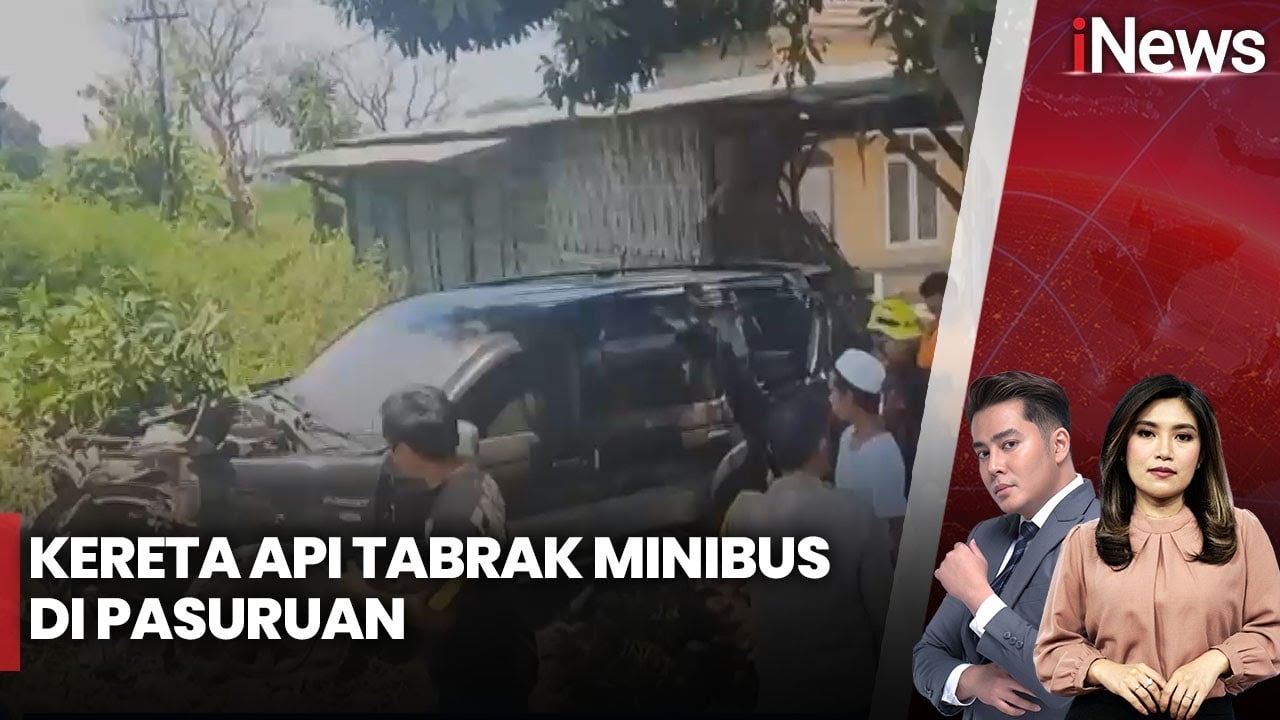 Ngeri! Minibus Tertabrak Kereta Api hingga Terlempar 10 Meter