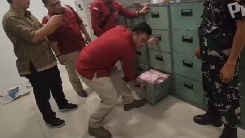 Viral Video Tumpukan Uang Diduga di Ruang Staf Budi Arie, Ini Kata Kejagung