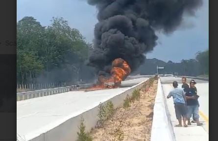 Pikap Terbakar di Tol Baleno Sumsel, 2 Orang Tewas