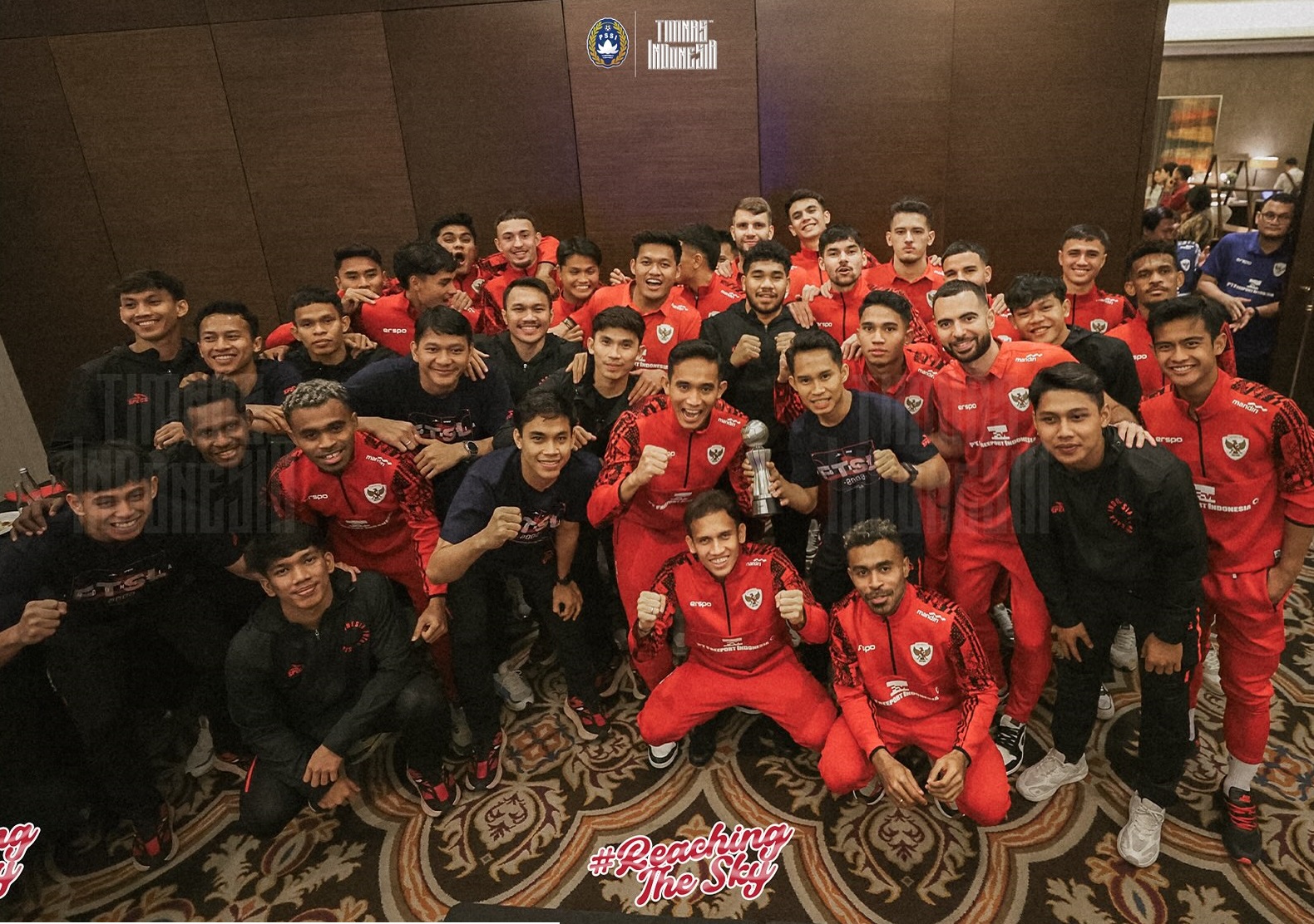 Momen Timnas Indonesia Sambut Sukses Timnas Futsal Juara Piala AFF 2024, Makan dan Angkat Trofi Bersama