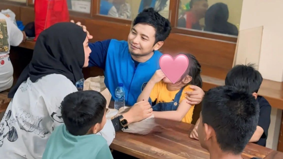 Video Viral Istri Zul Zivilia Setia Jenguk Suami di Penjara, Netizen: Bukti Cinta Sejati