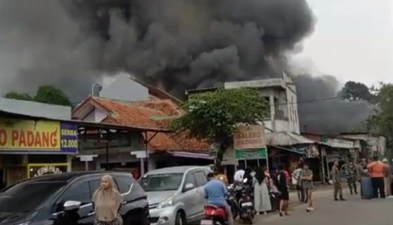 Kebakaran Gudang di Gunung Sindur Bogor, 1 Orang Tewas